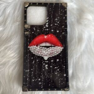 ✨iPhone 13 Pro Max Case✨️